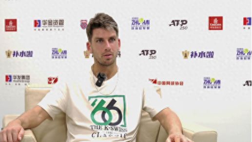 女排无畏接 女排无畏接